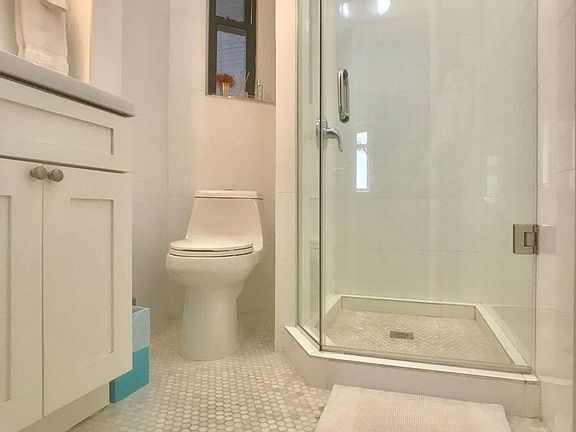 4th image of 821 Park Ave #1Z