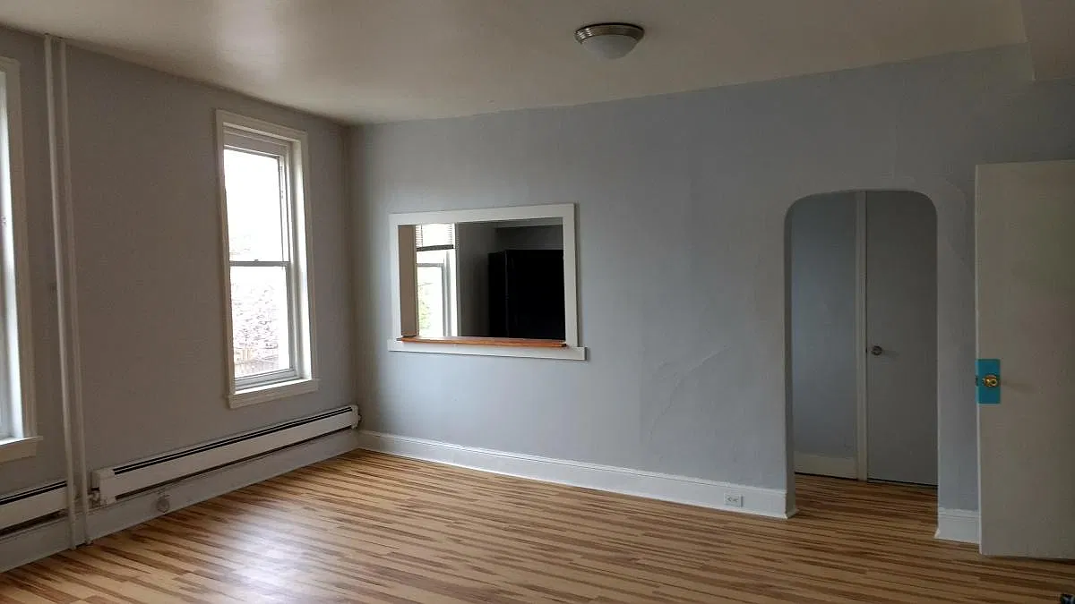 2 bed, 1050 sqft, $1,350 — Photo 4