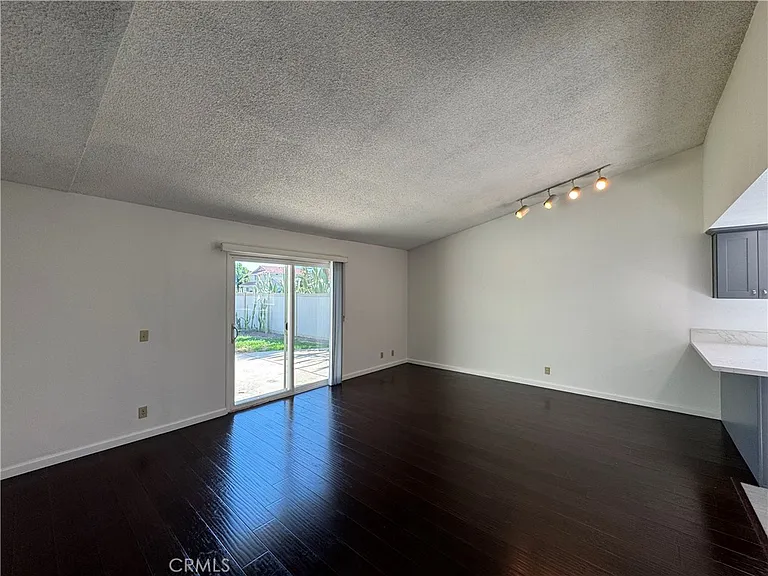 21200 Fibre Ct — Photo 10