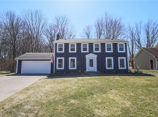 22 Random Knolls Dr, Penfield, NY 14526