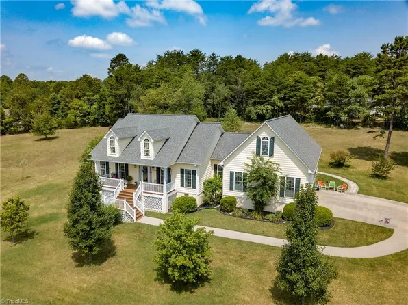 4562 Paula Dr, Winston Salem, NC 27127