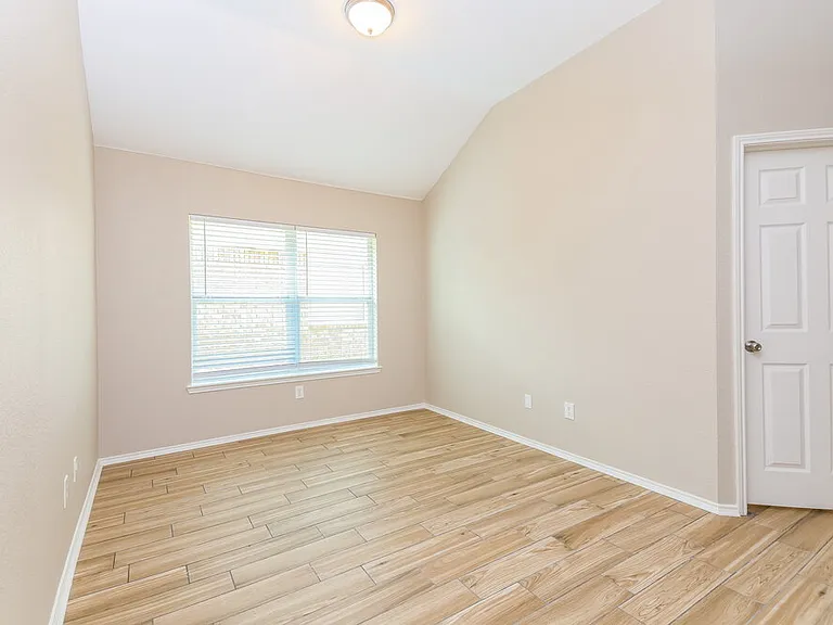 709 Fireberry Dr — Photo 16