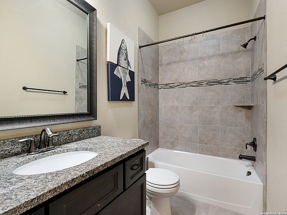 3rd image of 9222 CIPRIANI WAY