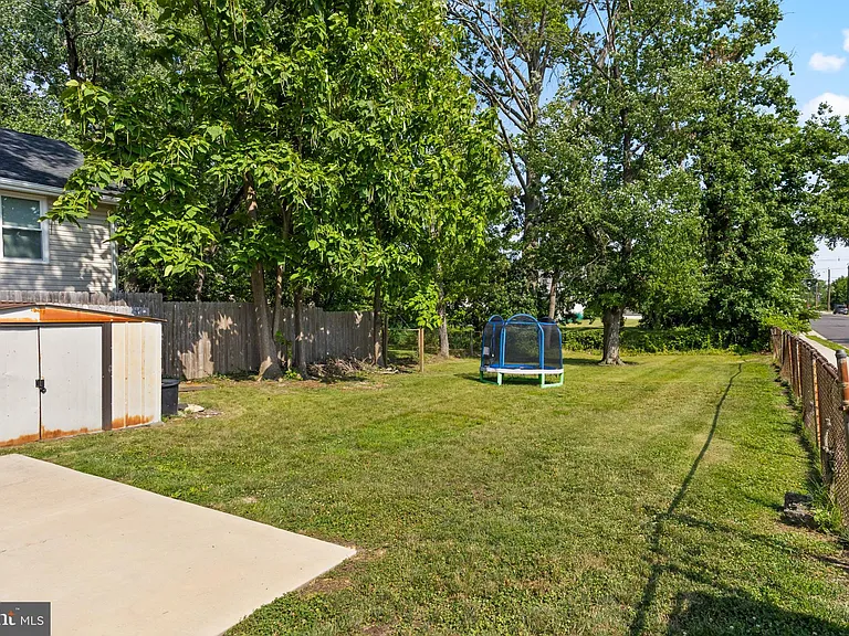 325 W Evergreen Ave — Photo 21