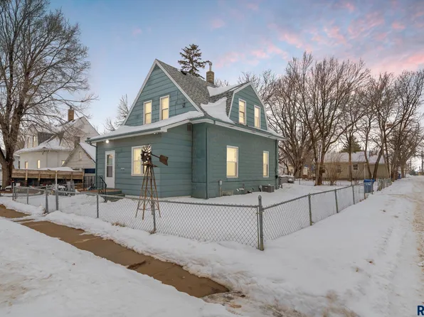 712 E 5th St, Sioux Falls, SD 57103