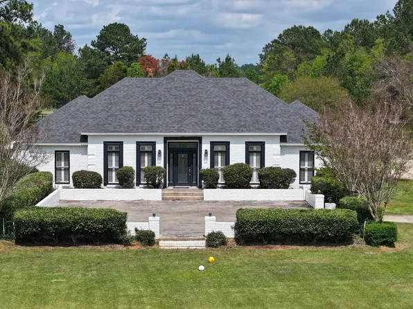 305 Foxchase Dr, Pike Road, AL 36064