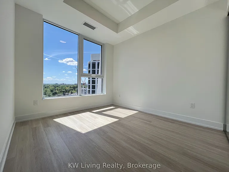 60 Central Park Dr #1807 — Photo 19