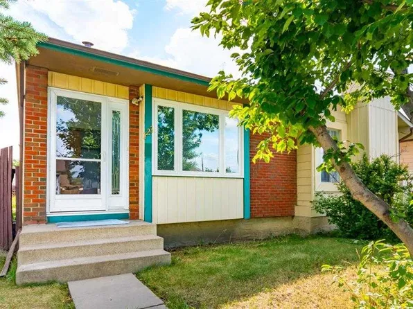 123 N Whitworth Way NE, Calgary, AB T1Y 6B1