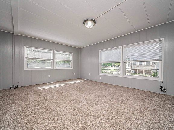 5th image of 522 W 2nd St