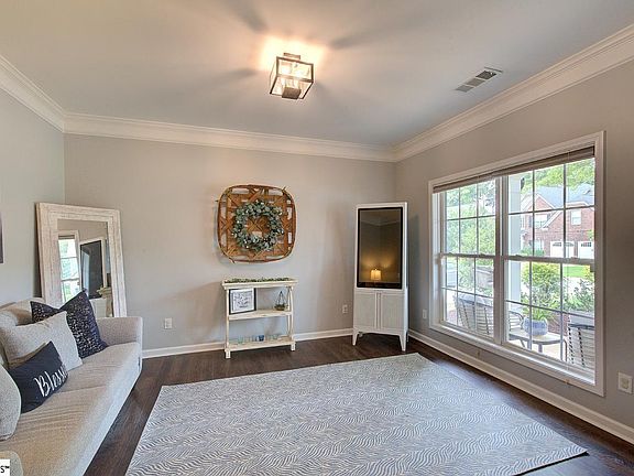 5th image of 14 Springhead Way