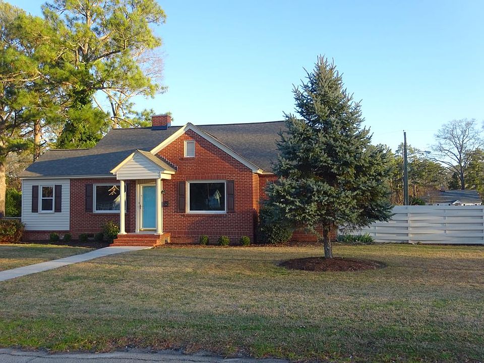 1st image of 223 Laurel Ave W