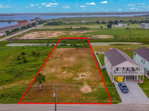 2445 103rd St, Galveston, TX 77554
