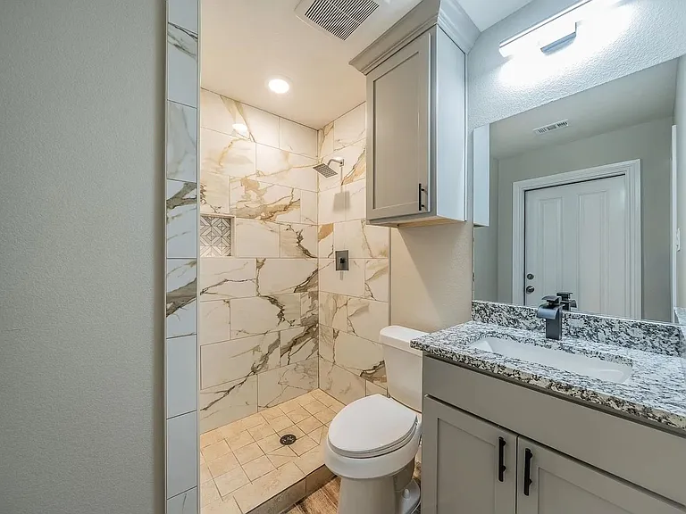 1813 Tompkins Dr — Photo 2
