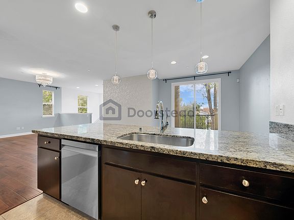 4th image of 960 E Duane Ave #100