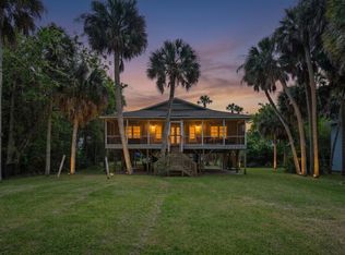 1522 Dorothy St, Edisto Island, SC 29438