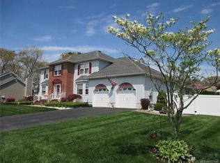 5 Nathalie Dr, Bayville, NJ 08721