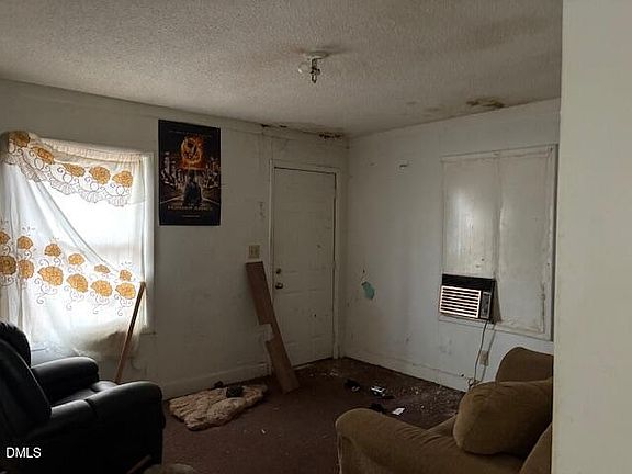 2nd image of 305 Broad St