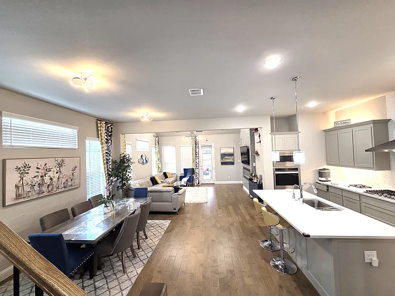 8066 Glastonbury Dr — Photo 6