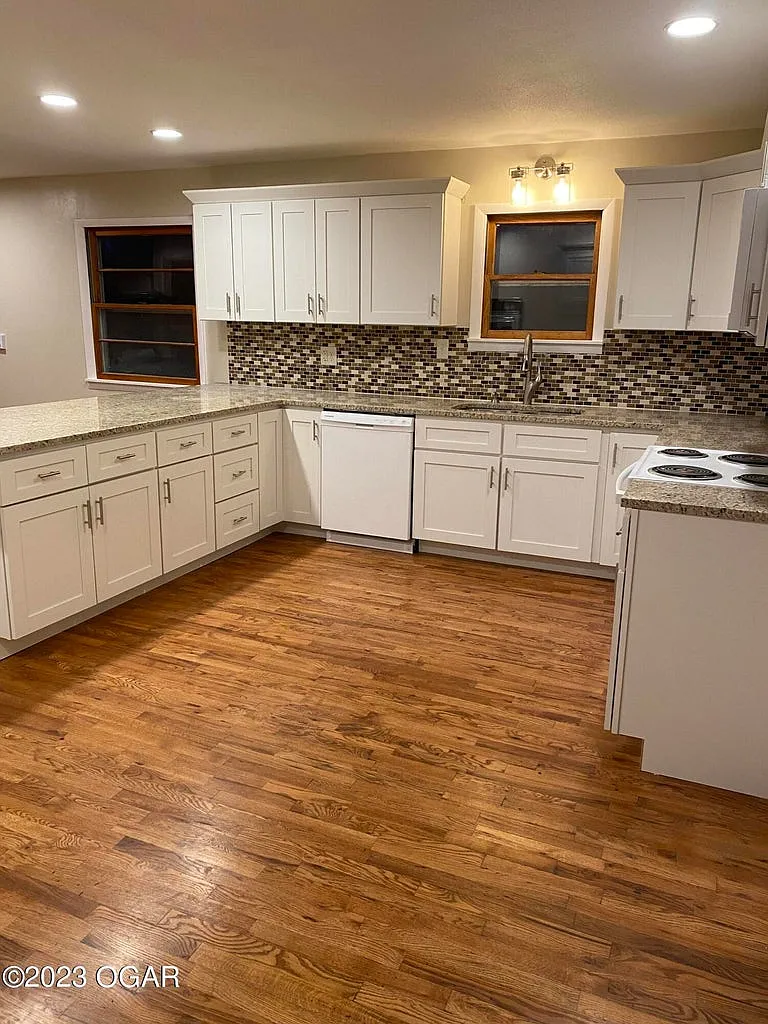 4 bed, 2576 sqft, $1,600 — Photo 4