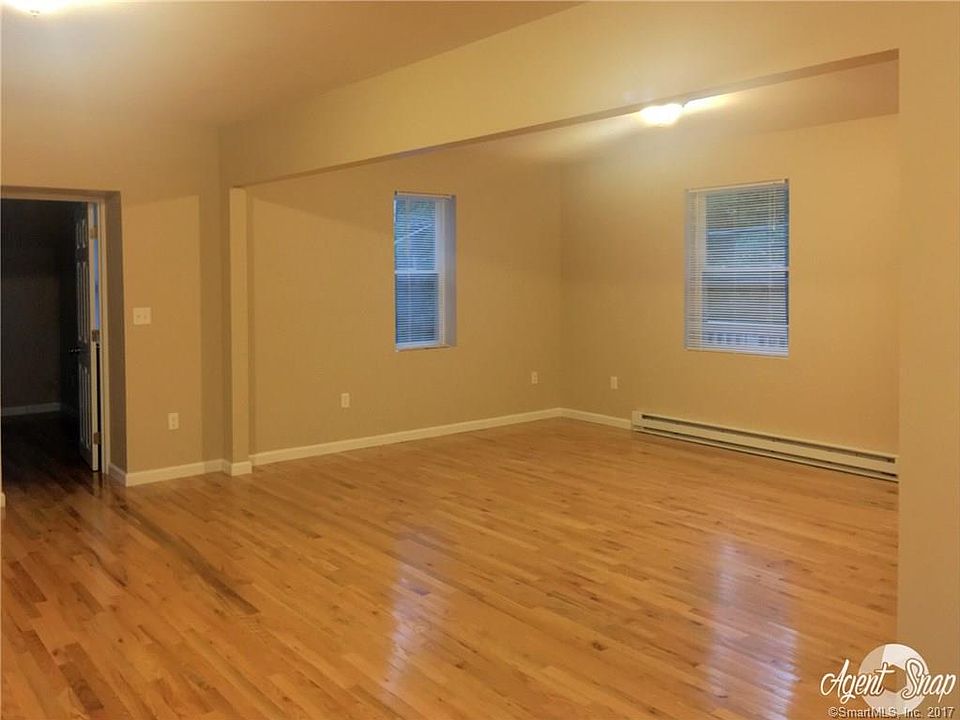 2nd image of 1547 Bozrah Rd