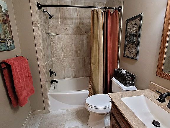 Main floor hall bathroom