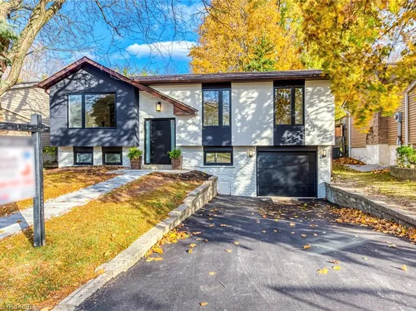 2243 Ingersoll Dr, Burlington, ON L7P 3L1