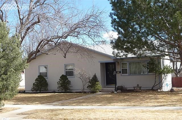 Beautiful Rancher on corner lot in Pleasant Valley. Close to walking trails that lead to Garden of the Gods, visit Old Colorado 