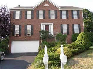 140 Ridgeview Cir, Glenshaw, PA 15116