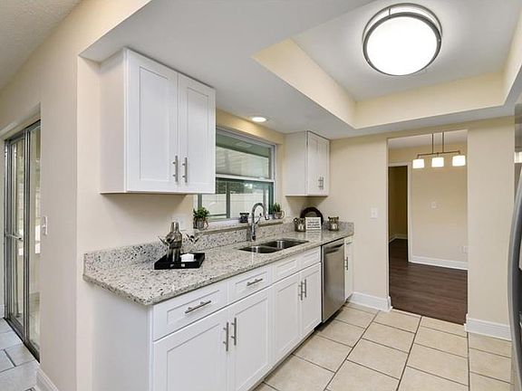 3rd image of 5336 Greenwich Ave