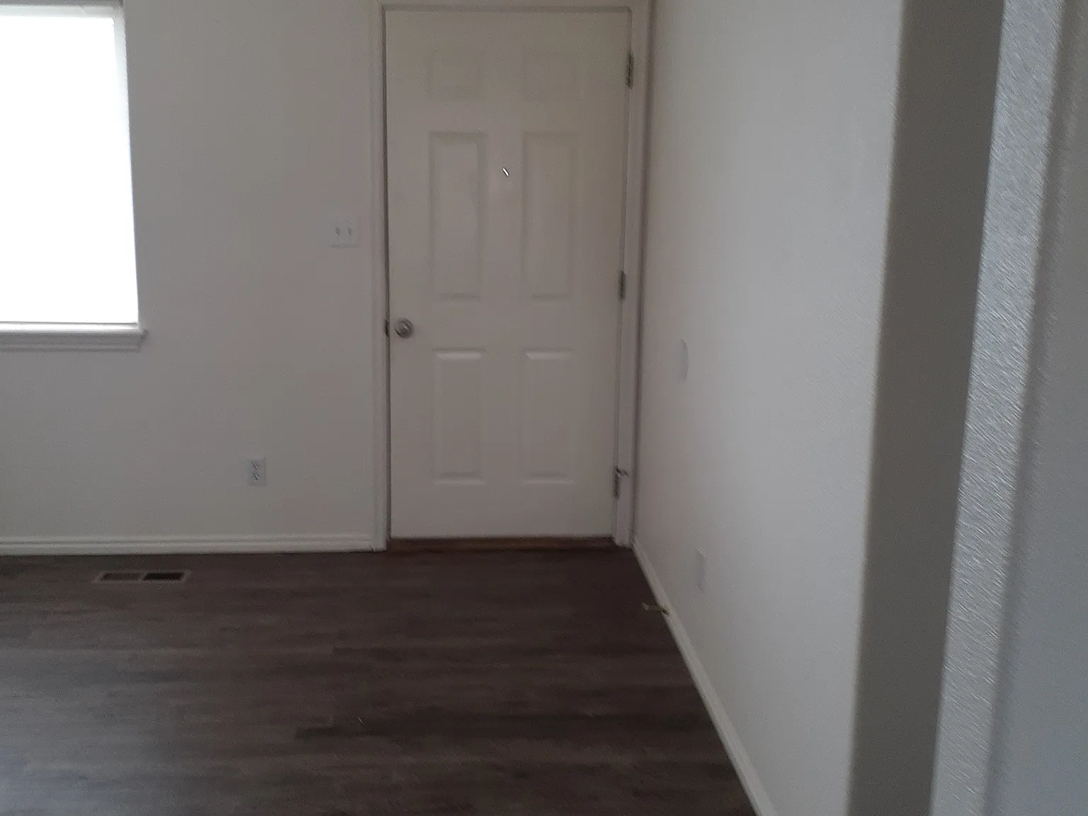 5 bed, 2060 sqft, $1,550 — Photo 3