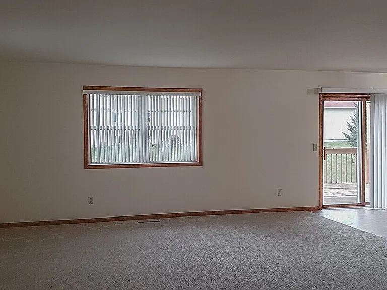 113 W Parkview St #B — Photo 2