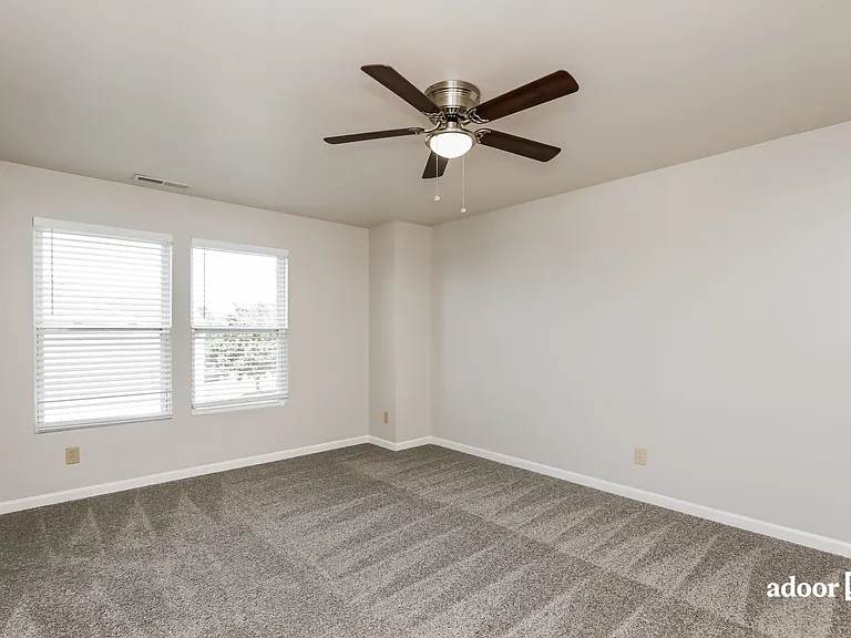 125 Valencia Ln — Photo 12