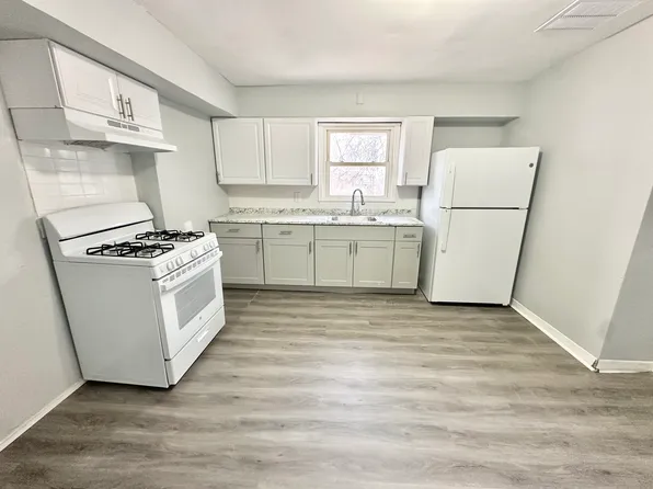 275 S Broad St, Carneys Point, NJ 08069