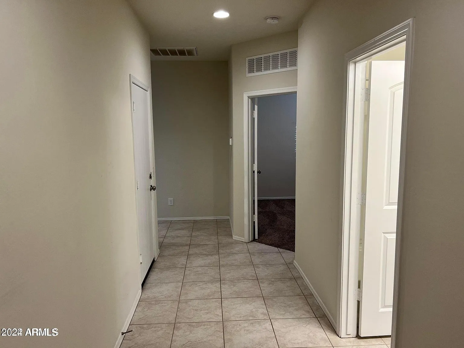 4 bed, 2.0 bath, 1690 sqft, $1,900 — Photo 2