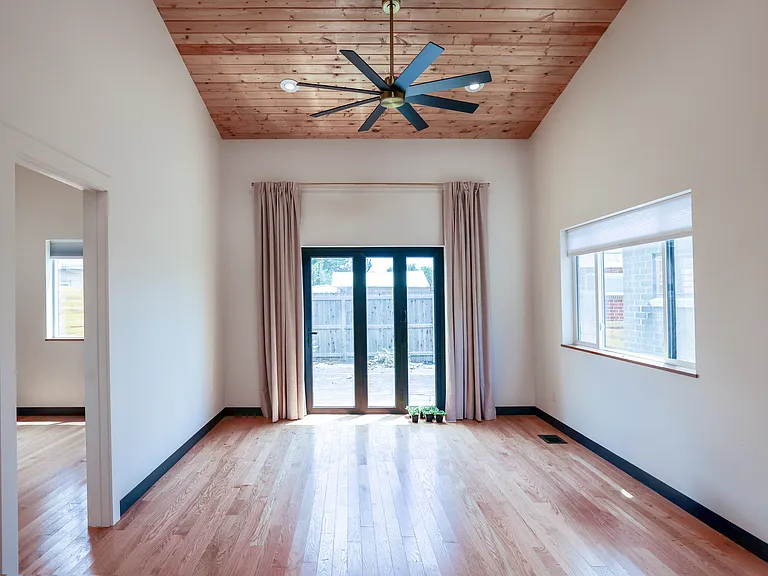 1130 N Taffeta Dr #2 — Photo 3