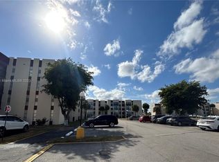 9401 SW 4th St APT 111, Miami, FL 33174