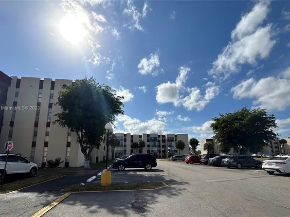 9401 SW 4th St APT 111, Miami, FL 33174