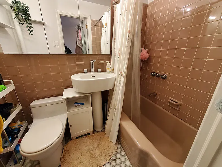 895 Brooklyn Ave #1 — Photo 11