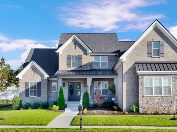 808 Regimental Dr, Hermitage, TN 37076