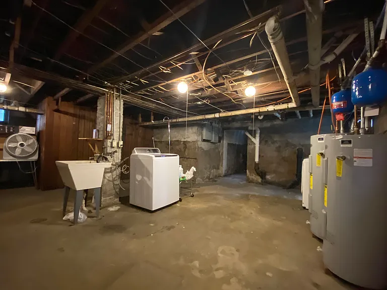 1107 W Broad St #2 — Photo 31