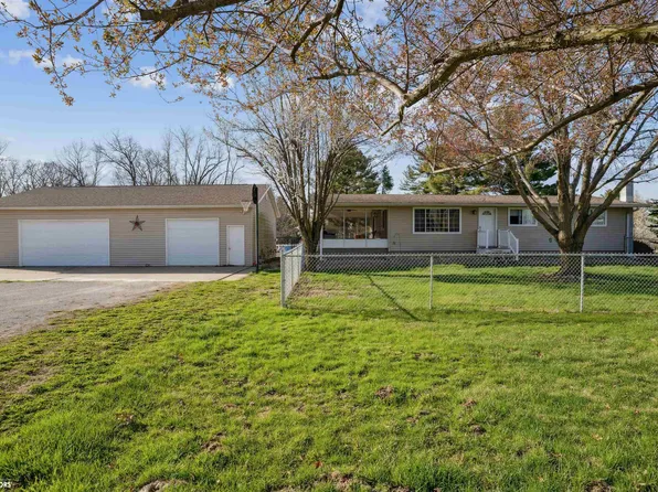 12612 133rd St, Burlington, IA 52601
