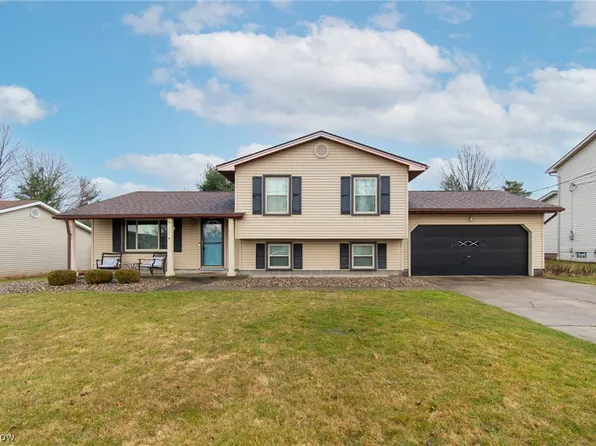 301 Paris Dr, Youngstown, OH 44515