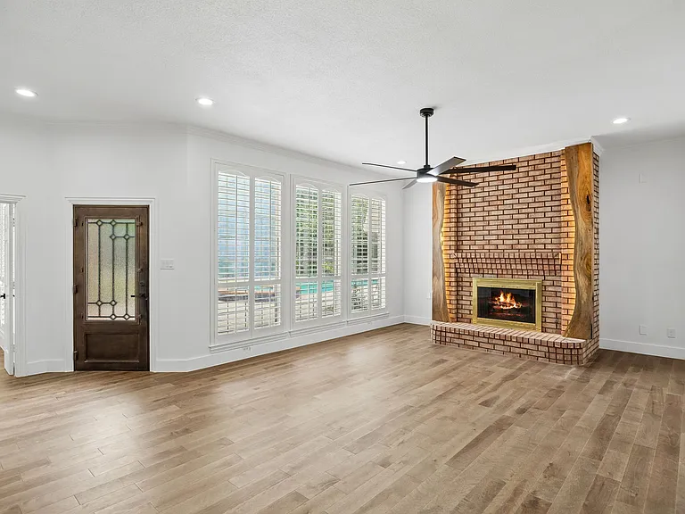 3301 Queensbury Way W — Photo 19