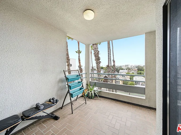 122 Ocean Park Blvd #507 — Photo 23