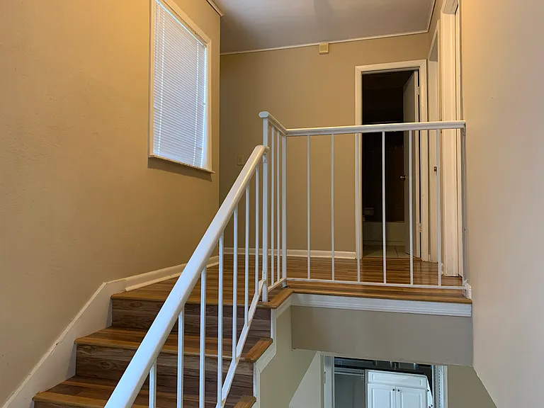1536 N Carolwood Blvd — Photo 28