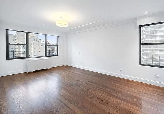 5th image of 224 E 32nd St #4