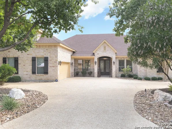8209 ROSEBEN CIR, Boerne, TX 78015