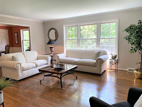 5th image of 7223 Royalgreen Dr