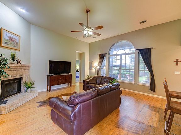 4th image of 20215 Bellerive Dr