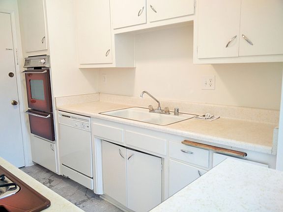5th image of 1920 Cheremoya Ave APT 206